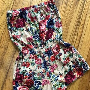 Strapless flower romper